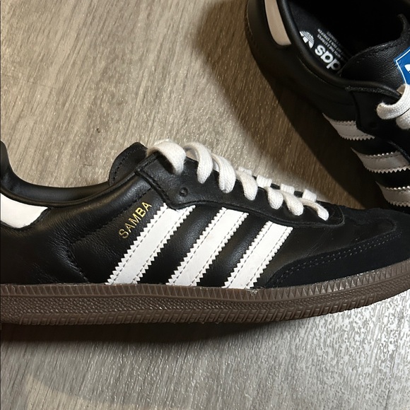 Adidas Men's Black and White Sneakers with Blue Accents - Picture 4 of 9